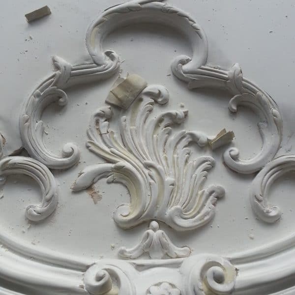Carving improvements on cast resin doors